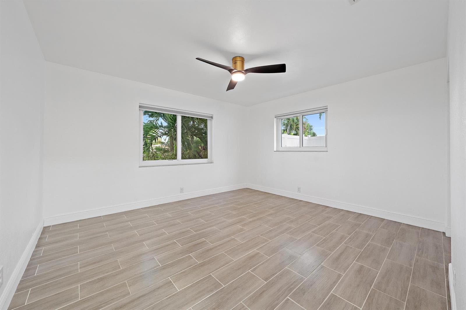 5521 Parker Ave-14