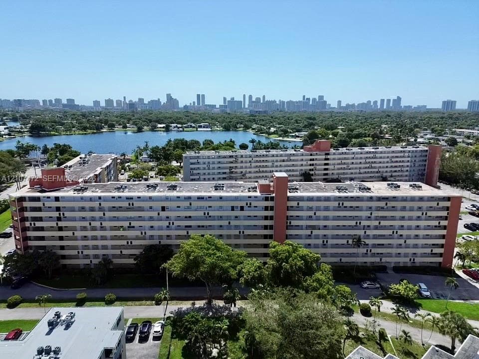 JADE WINDS GROUP - · #717-1 in Miami - Photo 18