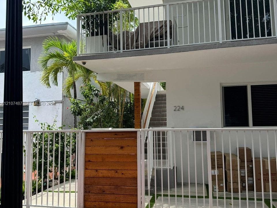 LIBERTY HOUSE CONDOMINIUM · #9 in Miami Beach - Photo 3