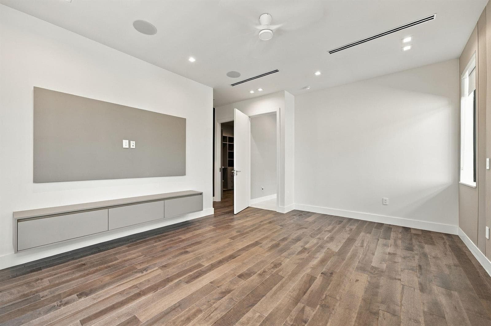 22-web-or-mls-1015-ne-3rd-st