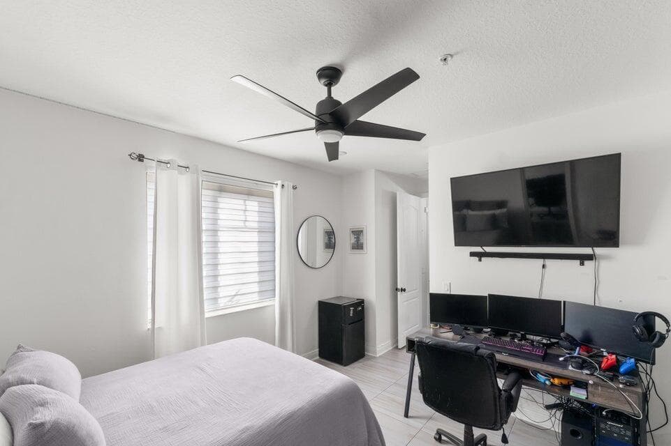 Town House Main Bedroom Pic 3