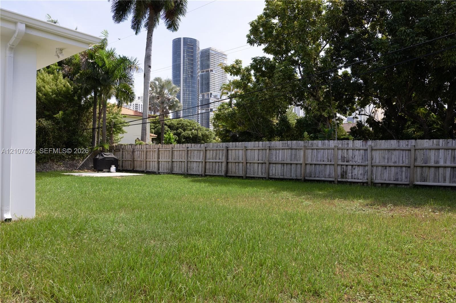 310 190th St photo 13