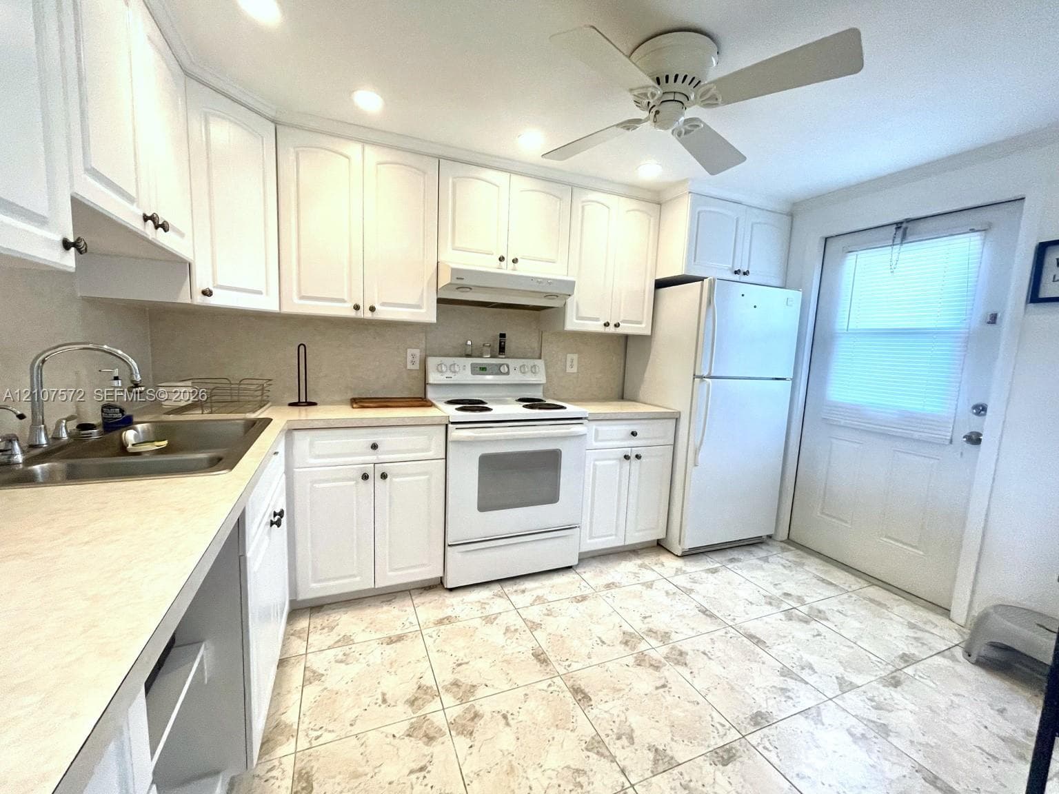 FAIRWAYS ROYALE CONDO · #501 in Hallandale Beach - Photo 5