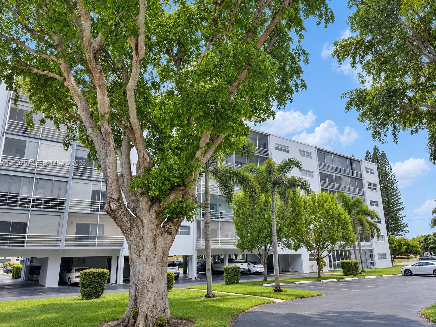 FAIRWAYS ROYALE CONDO · #501 in Hallandale Beach - Photo 18