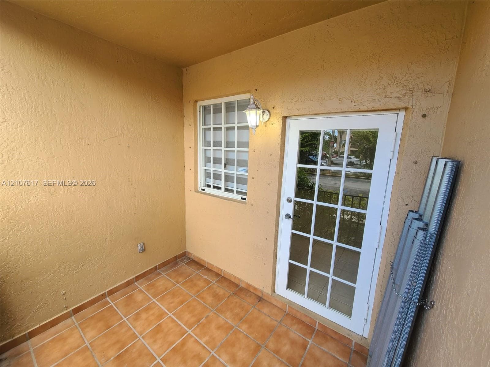 POINCIANA LAKES VILLAS CO · #103 in Hialeah - Photo 22