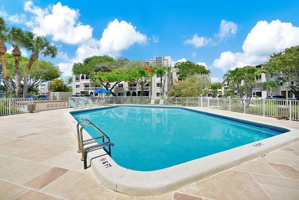 VILLAGE OF KINGS CREEK CO · #G-407 in Miami - Photo 32