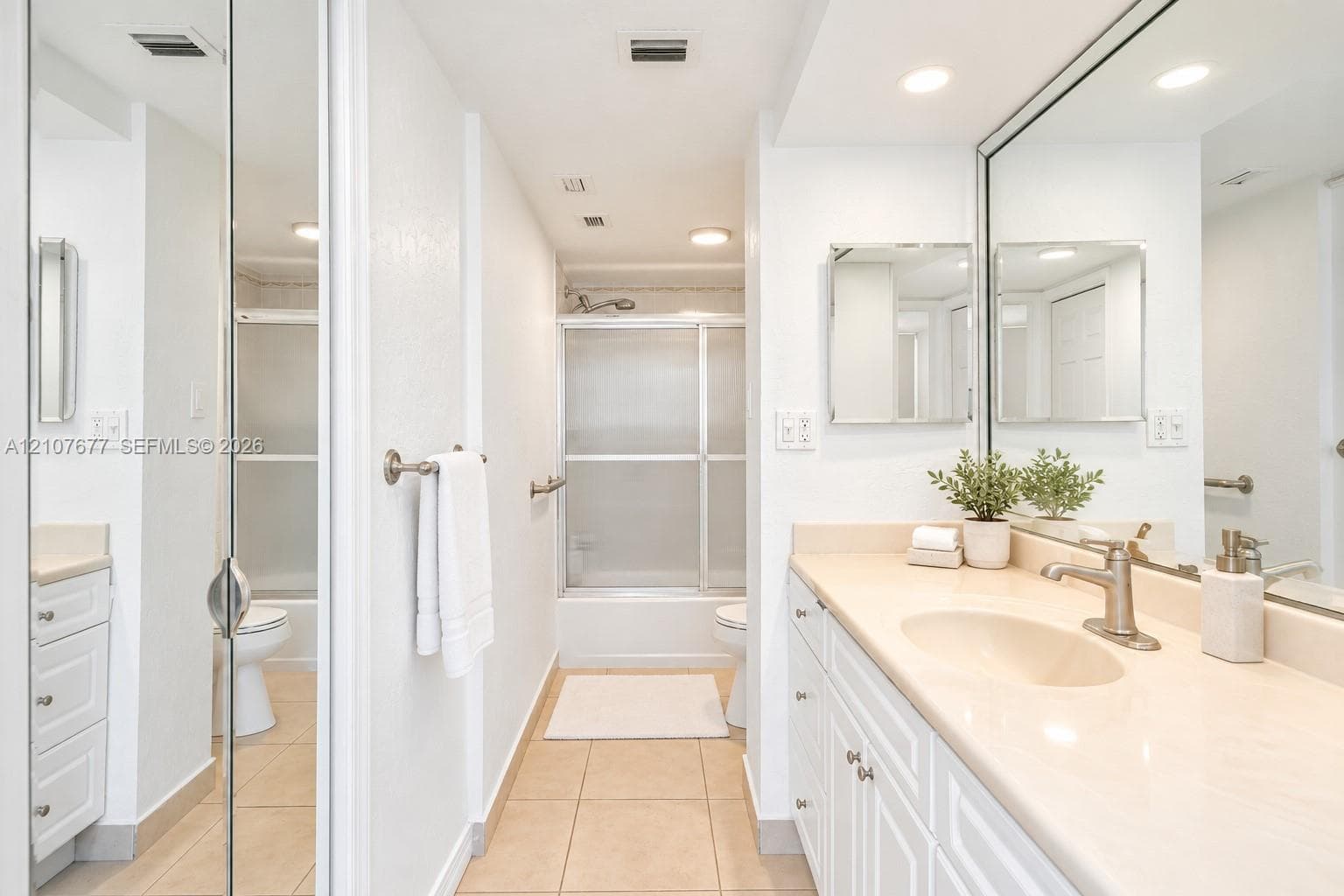 DEL PRADO · #1803 in Aventura - Photo 12