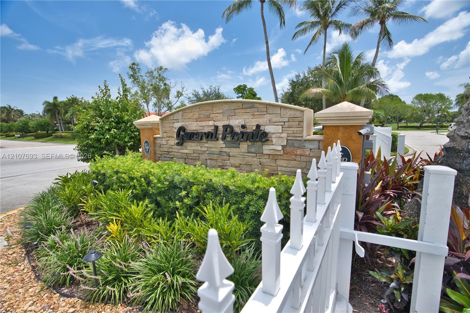 1207 General Pointe Trce photo 6