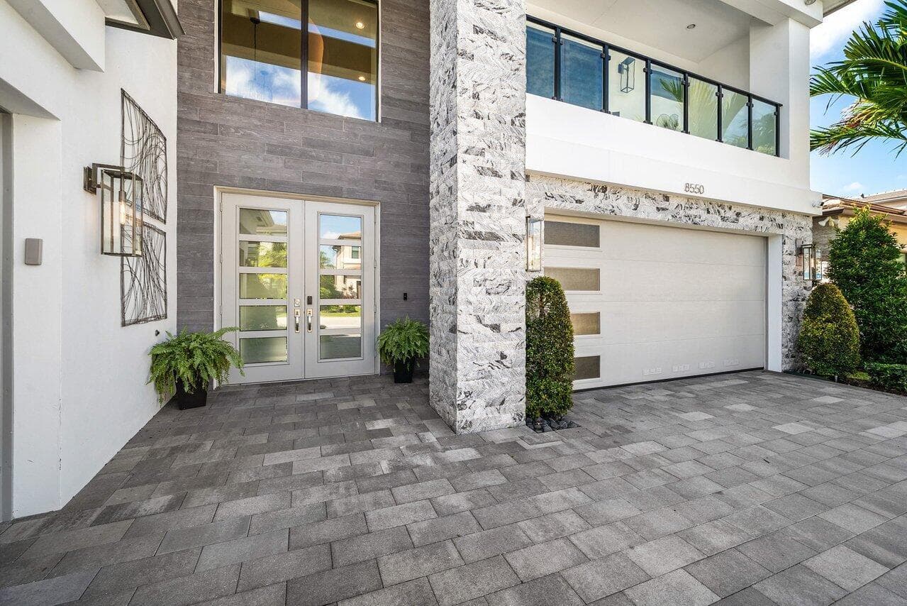 004-8550CrystalDownsAvenue-BocaRaton-FL-
