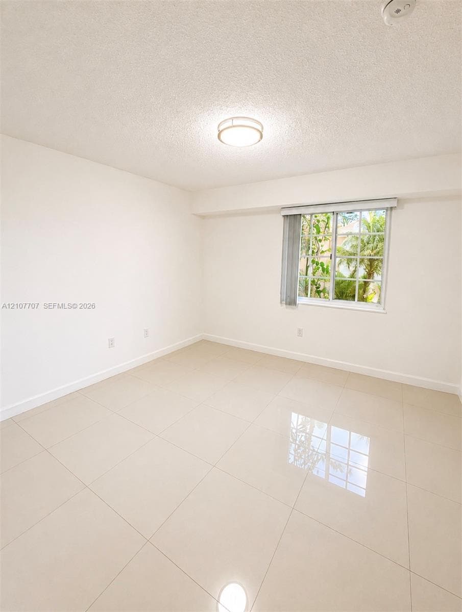 2941 NE 185th St #1311 photo 6