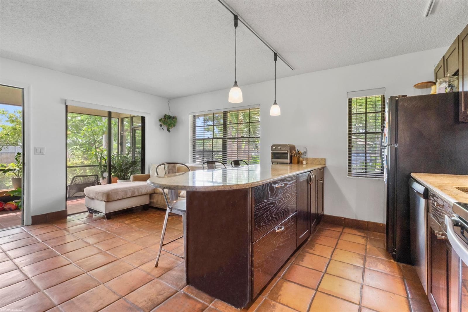 5110 S Shore Blvd 031