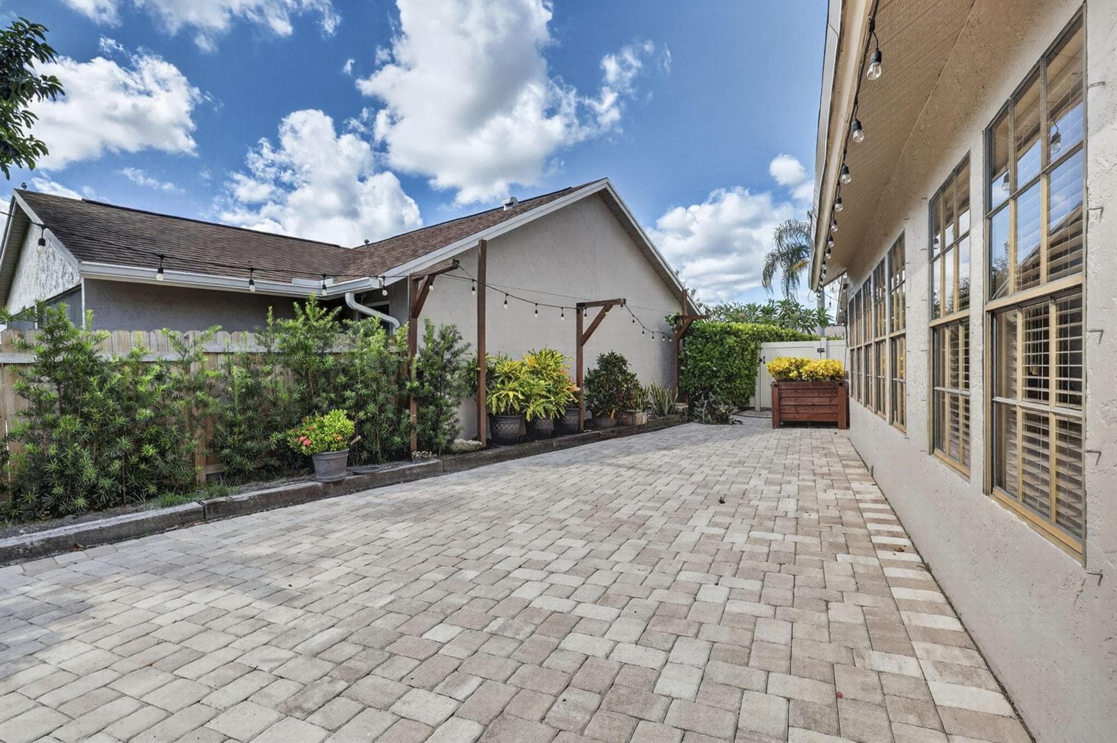 64-web-or-mls-BS1A5764