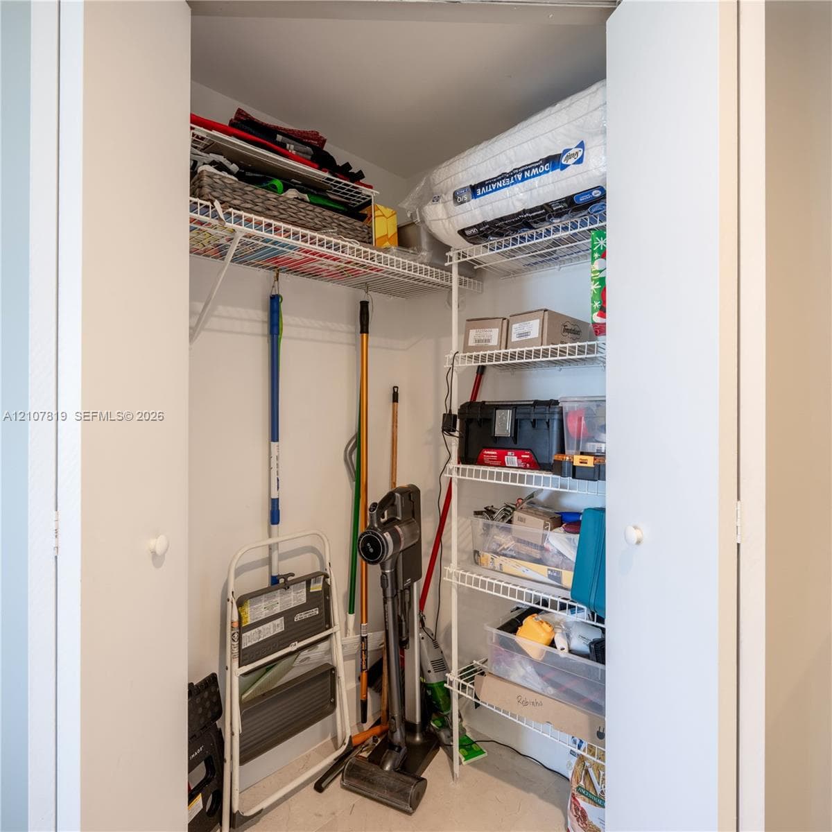 Extra storage space by the entrance
