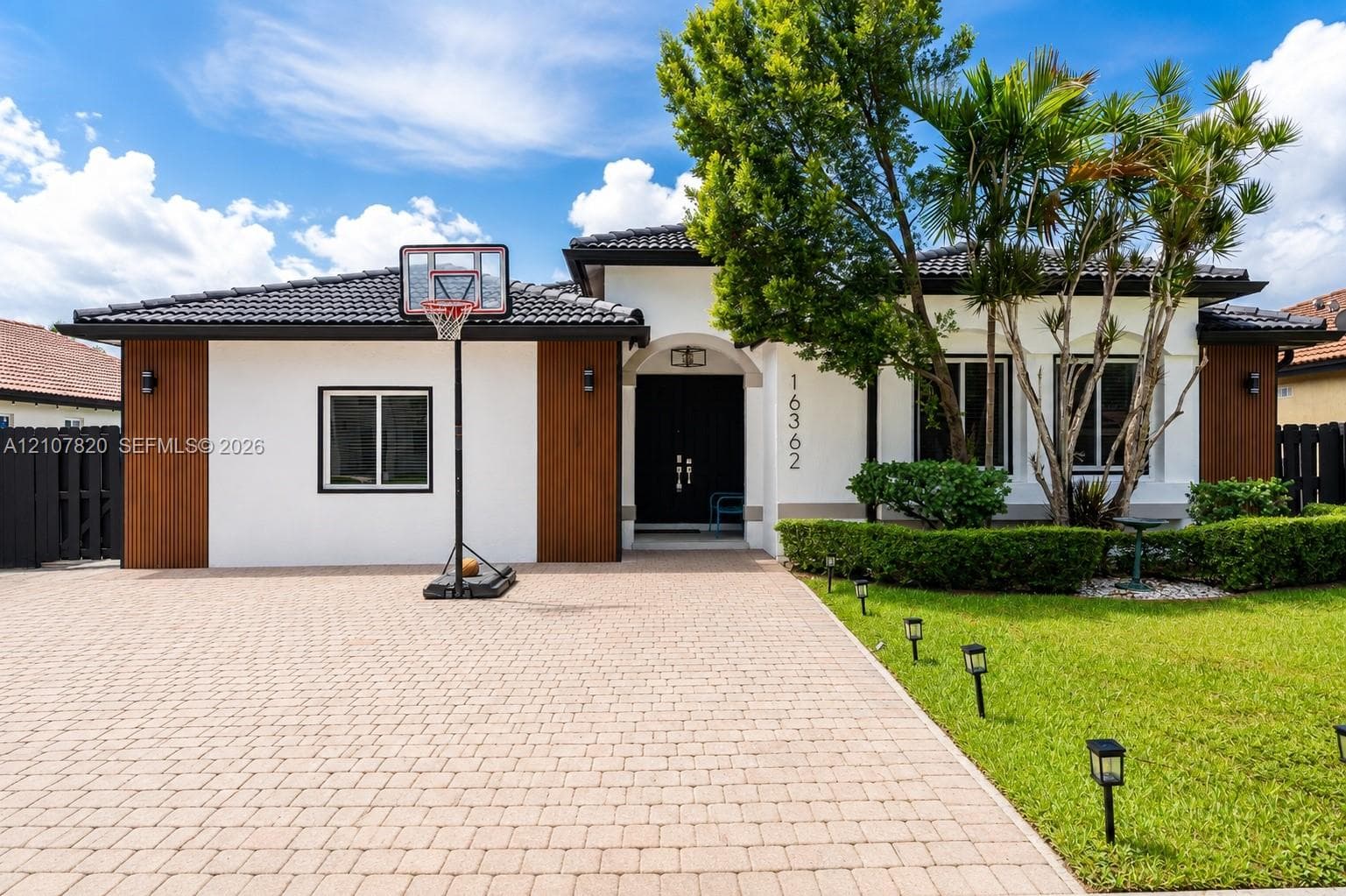 16362 SW 53rd Ter photo 4
