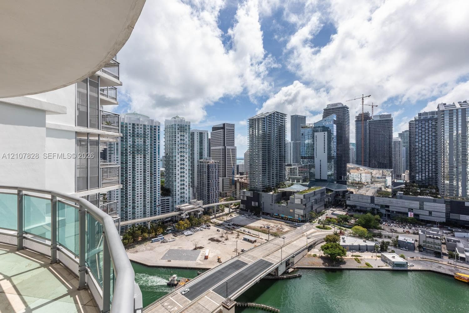 Wind at Riverfront · #3014 in Miami - Photo 2