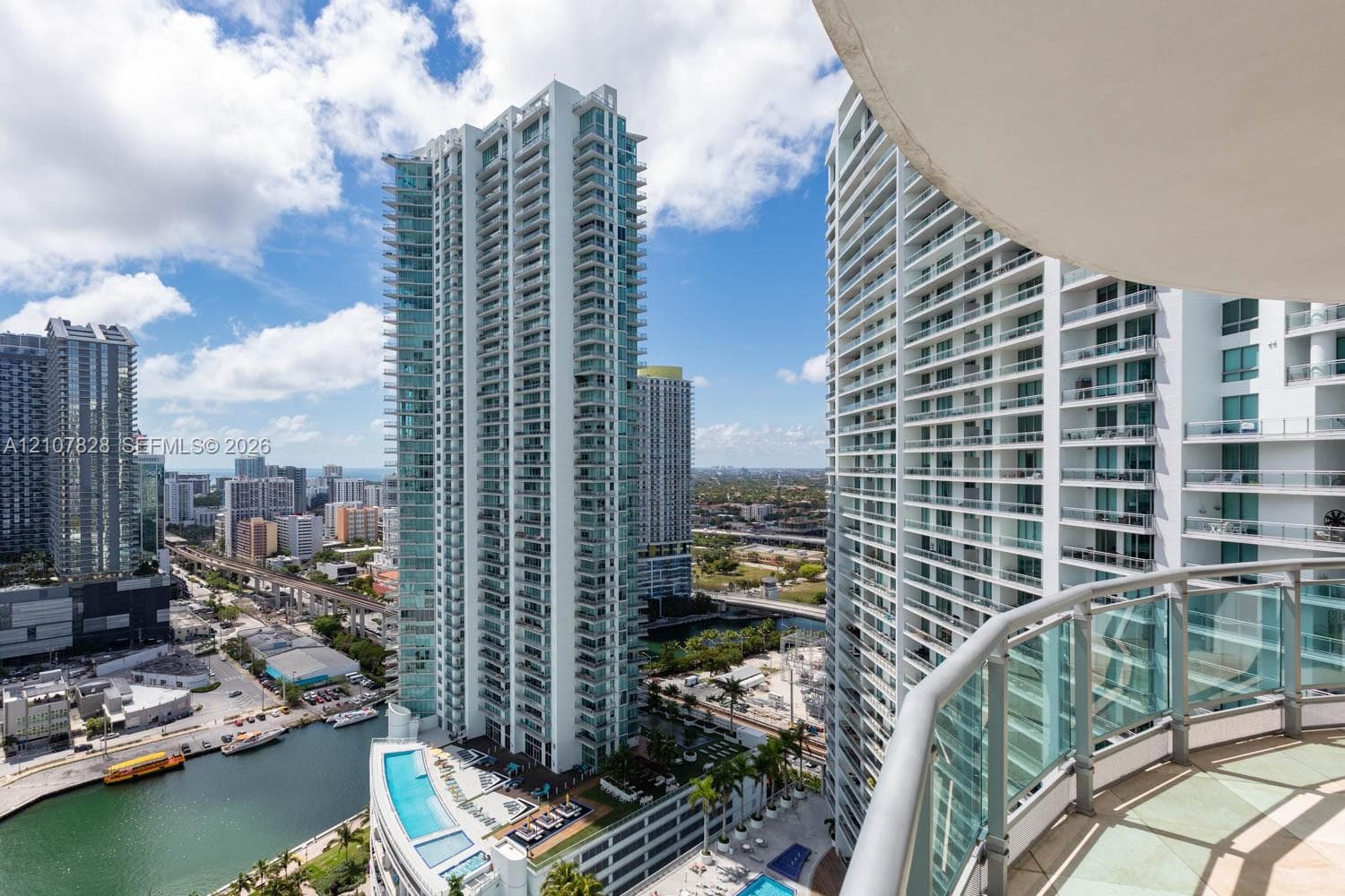 Wind at Riverfront · #3014 in Miami - Photo 10