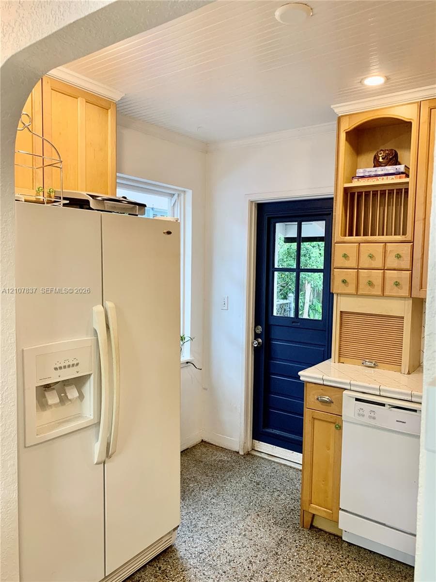 845 SW 11th Ct photo 7