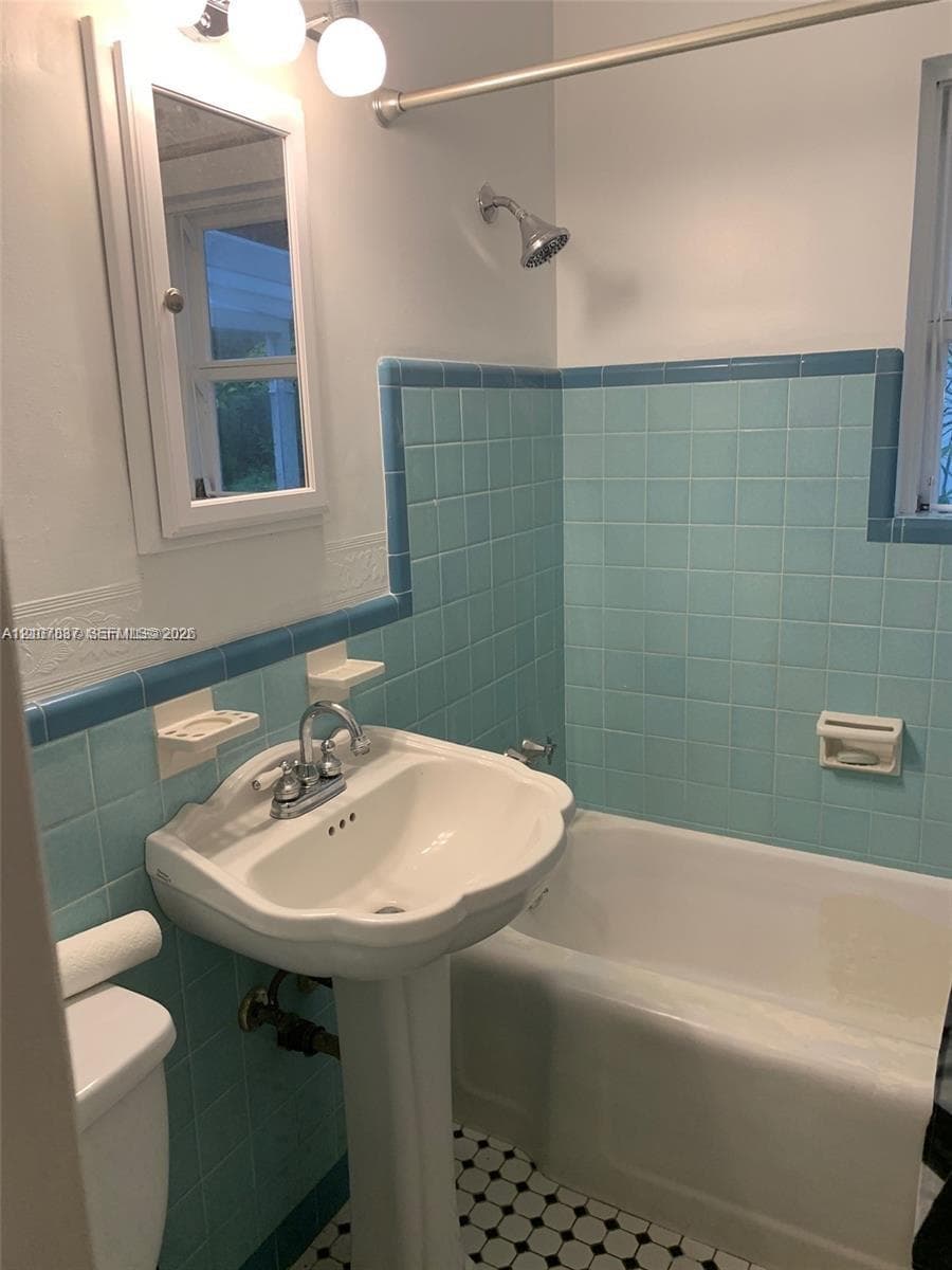 845 SW 11th Ct photo 15