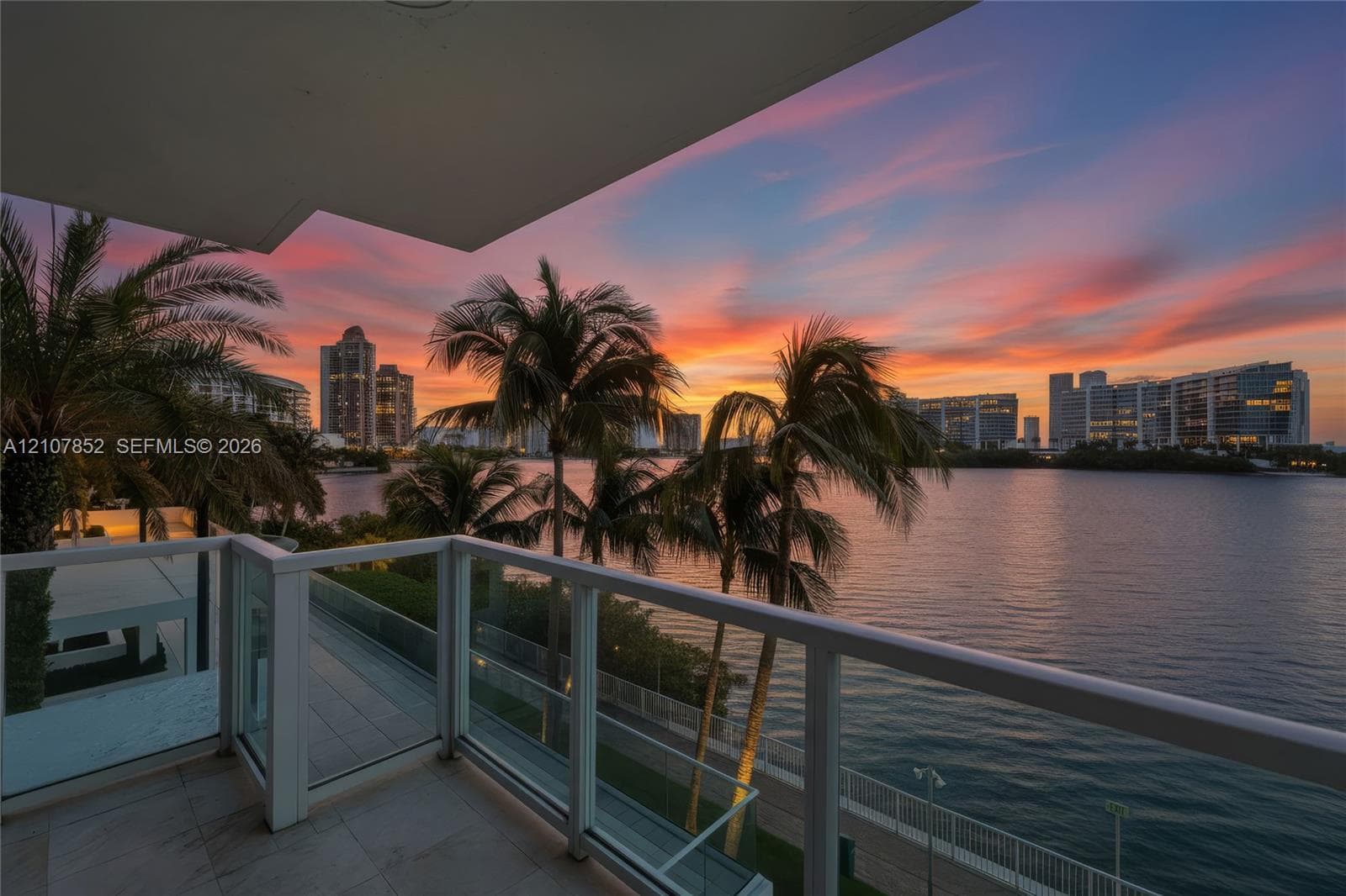 Peninsula I #301