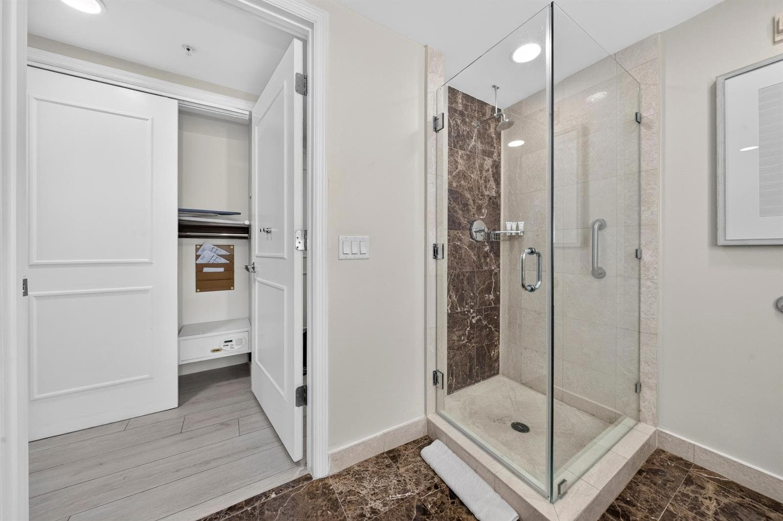 017-020-Bathroom-4000x2664