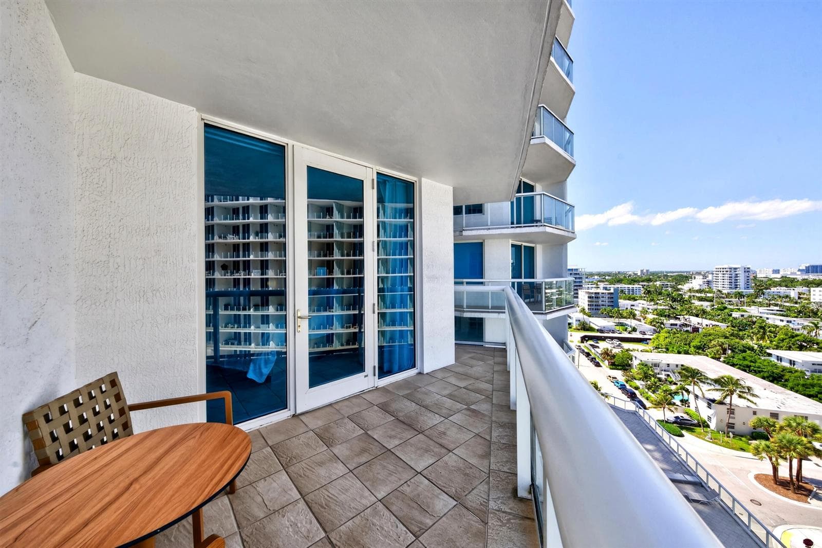 009-011-Balcony-4000x2666