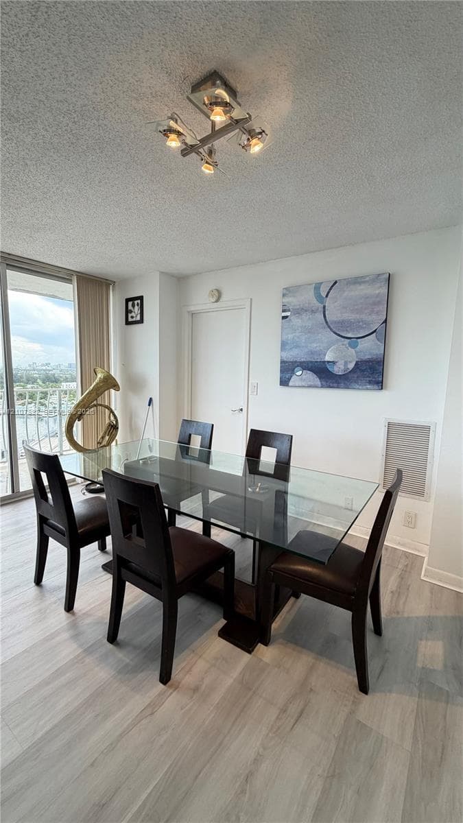 Grandview Palace · #2115 in North Bay Village - Photo 3
