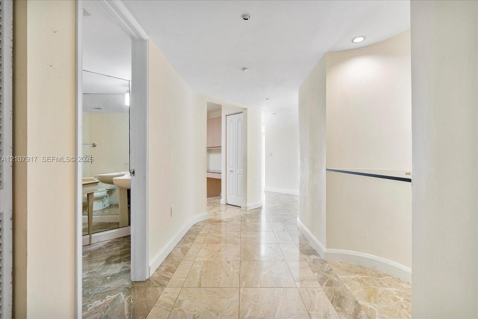 LEXCELLENCE CONDO · #2106 in Miami Beach - Photo 3