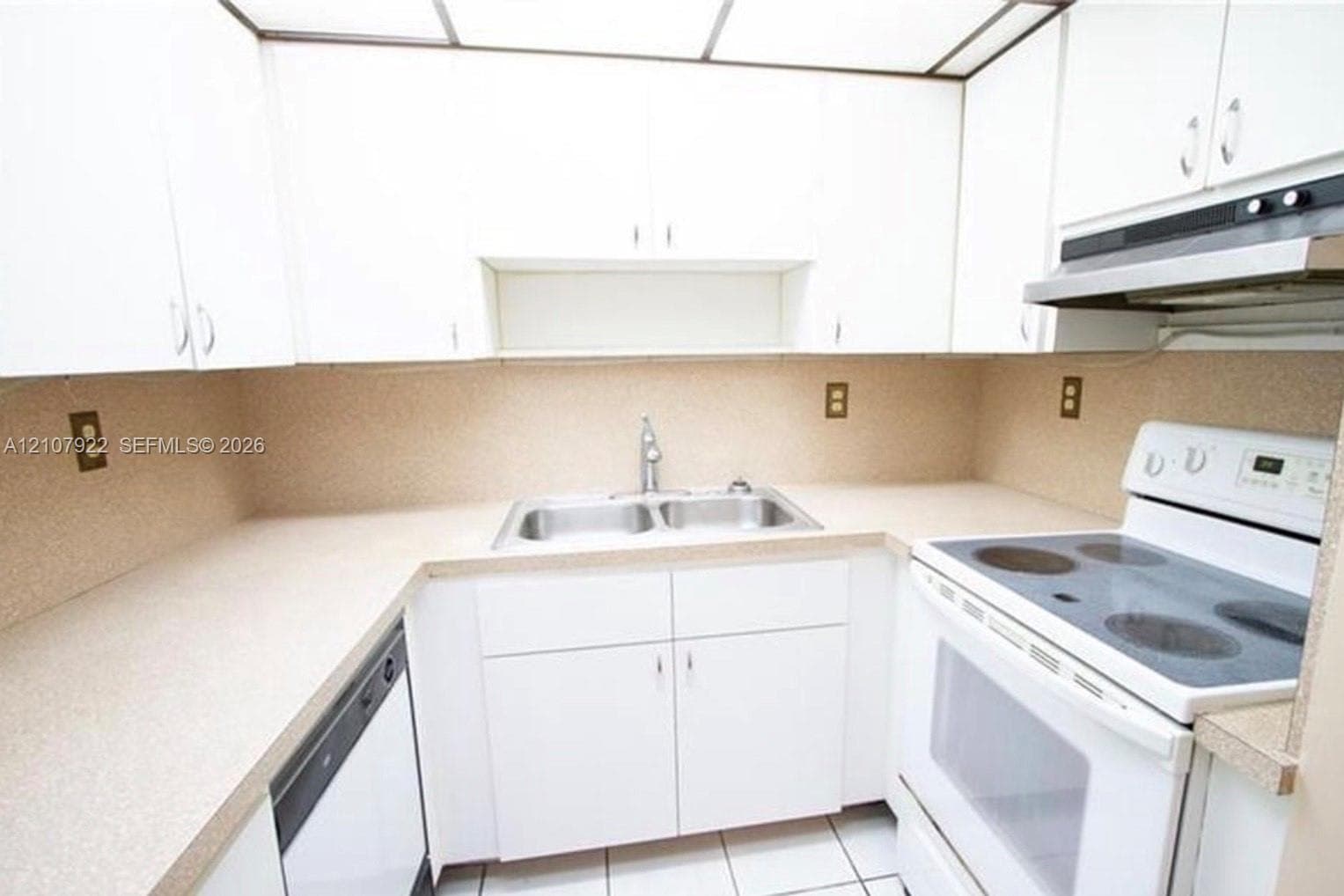 BAY HOUSE TOWER CONDO · #206 in Sunny Isles Beach - Photo 2