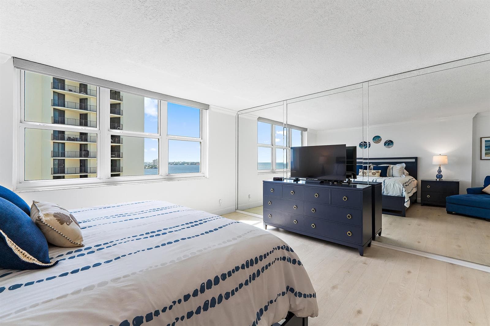 060-5440NOceanDr-PH205-SingerIsland-FULL
