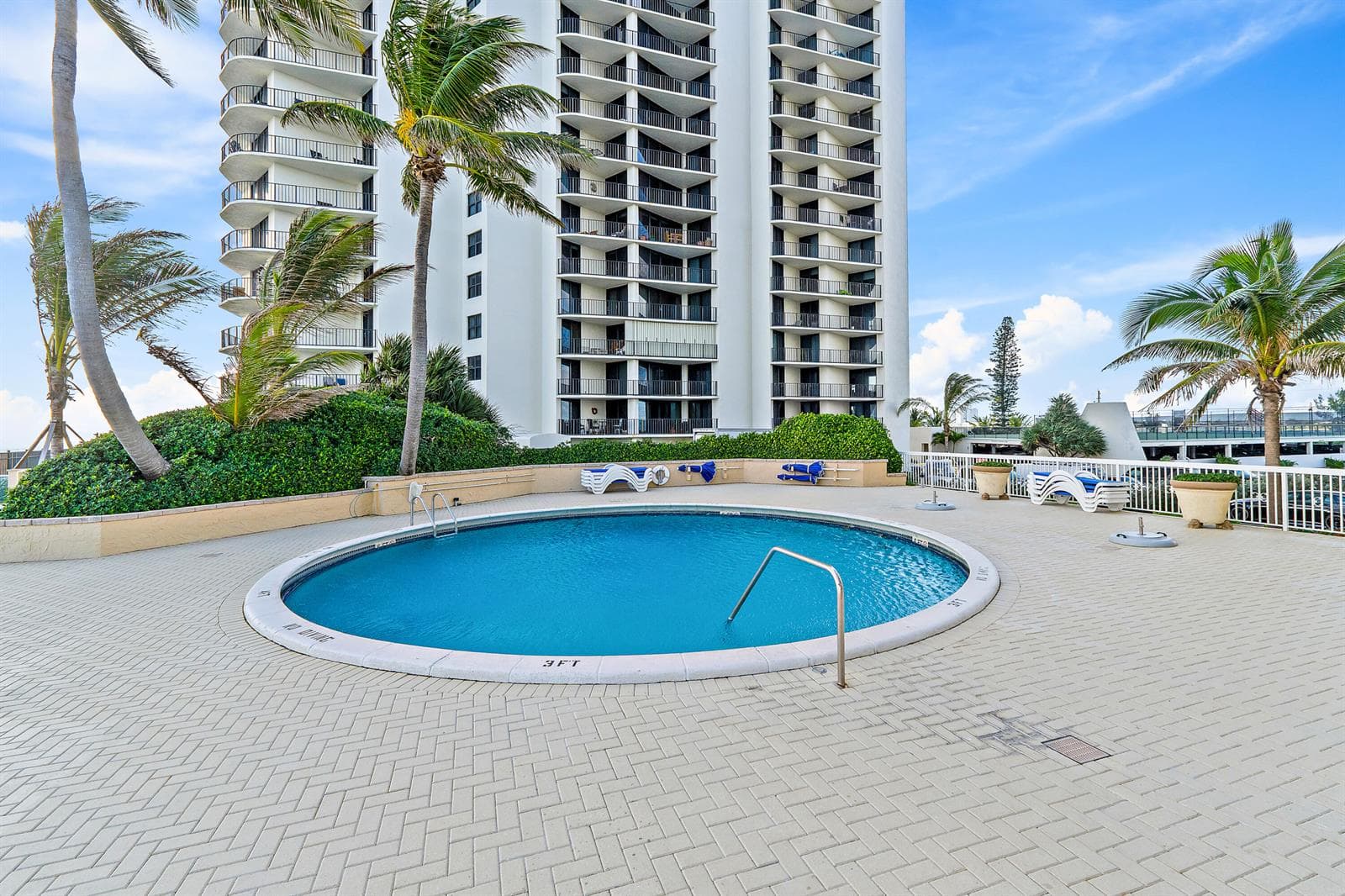 084-5440NOceanDr-PH205-SingerIsland-FULL