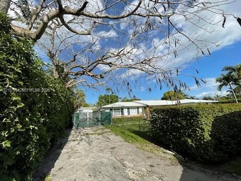 7105 SW 84th Ave photo 32