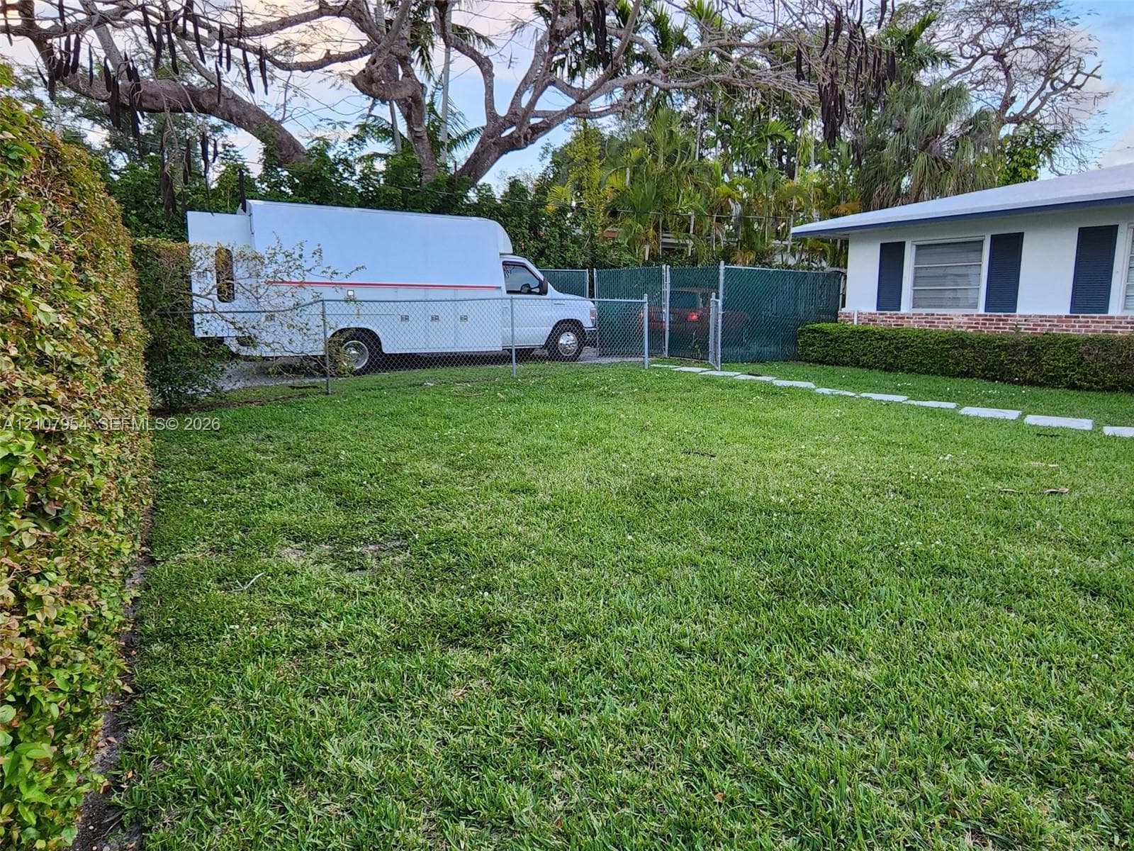 7105 SW 84th Ave photo 38