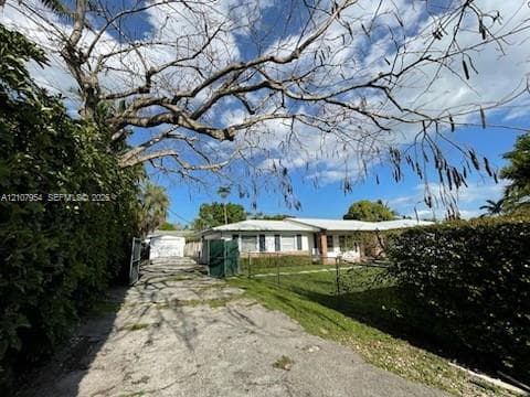 7105 SW 84th Ave photo 33