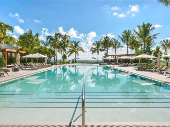 Auberge Pool Day 2