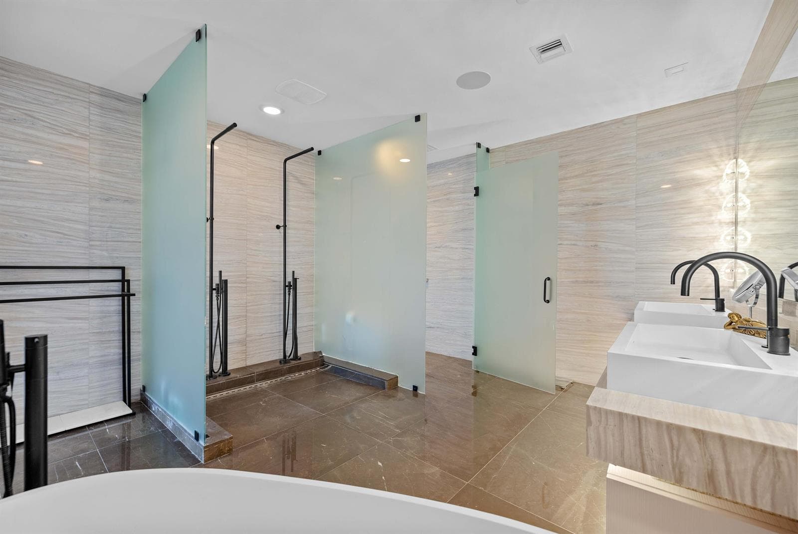 Separate Tub & Shower