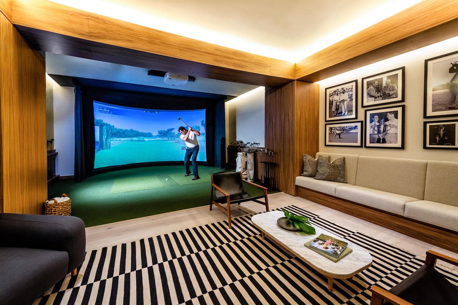 Auberge Golf Simulator