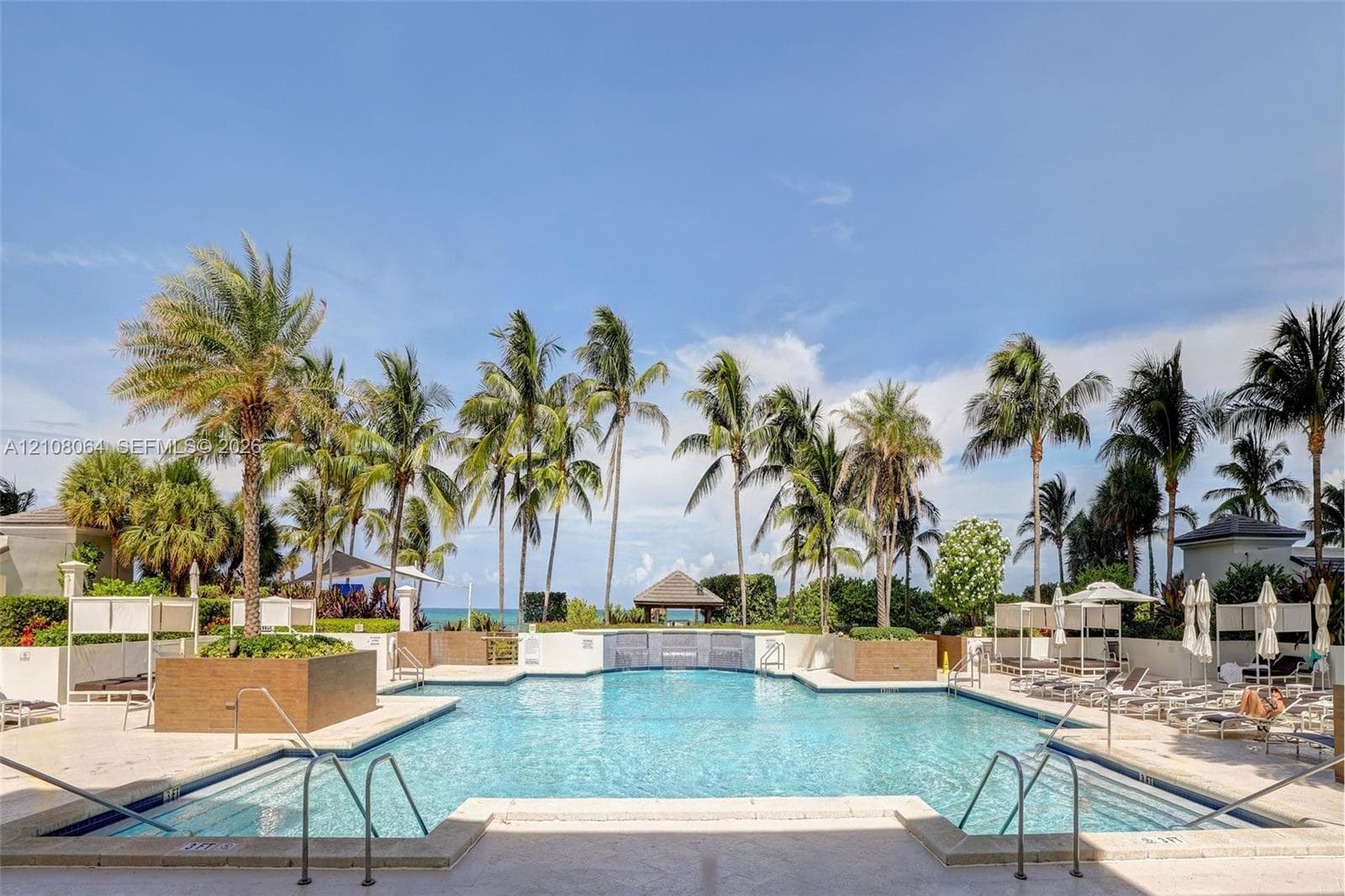 Green Diamond · #2408 in Miami Beach - Photo 27