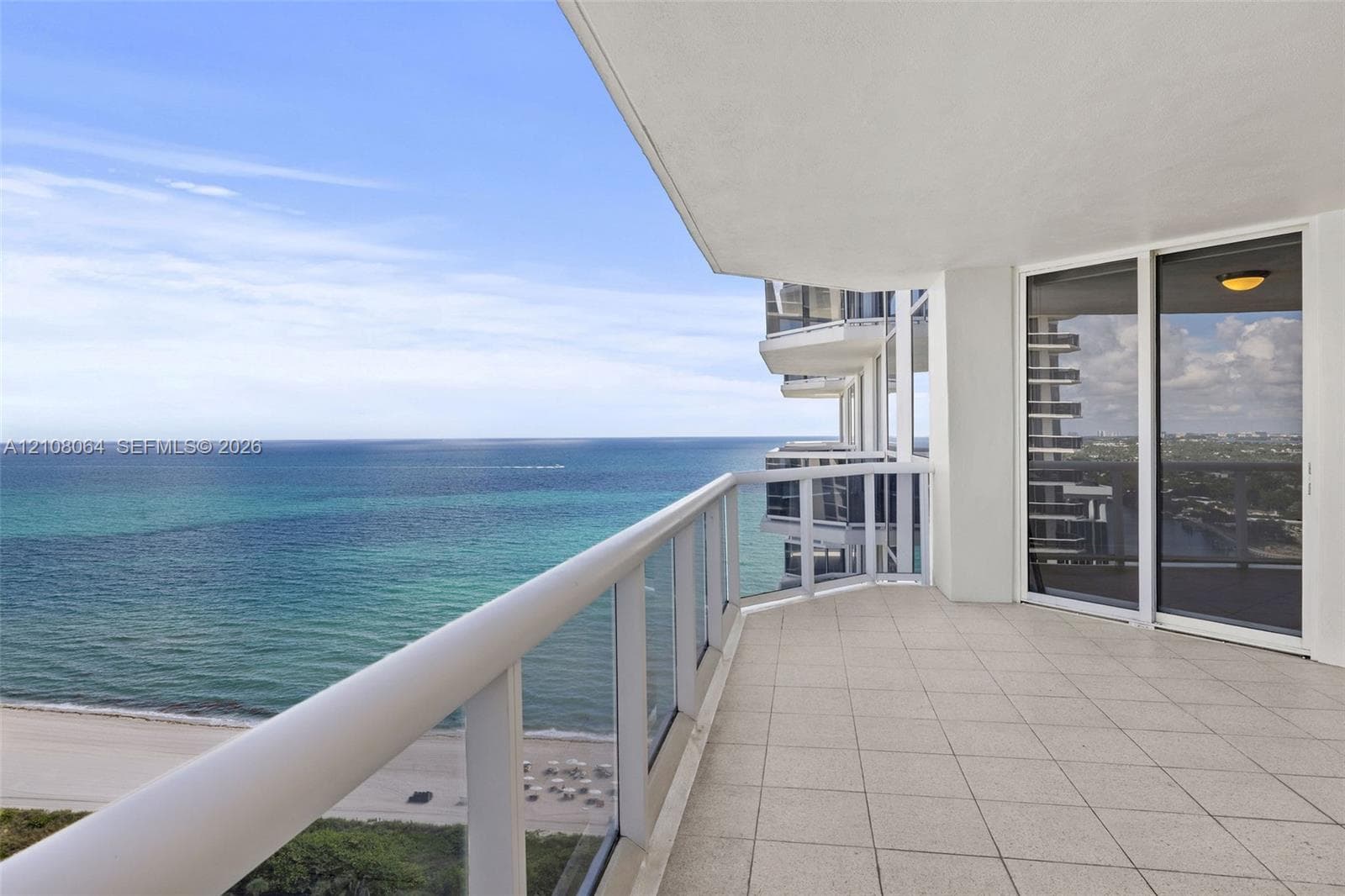 Green Diamond · #2408 in Miami Beach - Photo 2