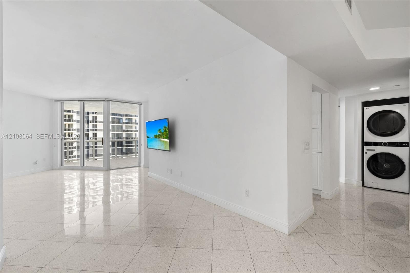 Green Diamond · #2408 in Miami Beach - Photo 6