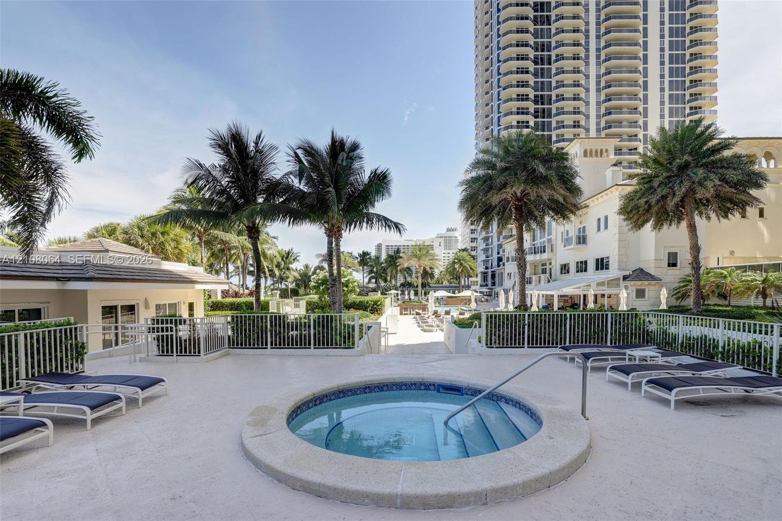 Green Diamond · #2408 in Miami Beach - Photo 28