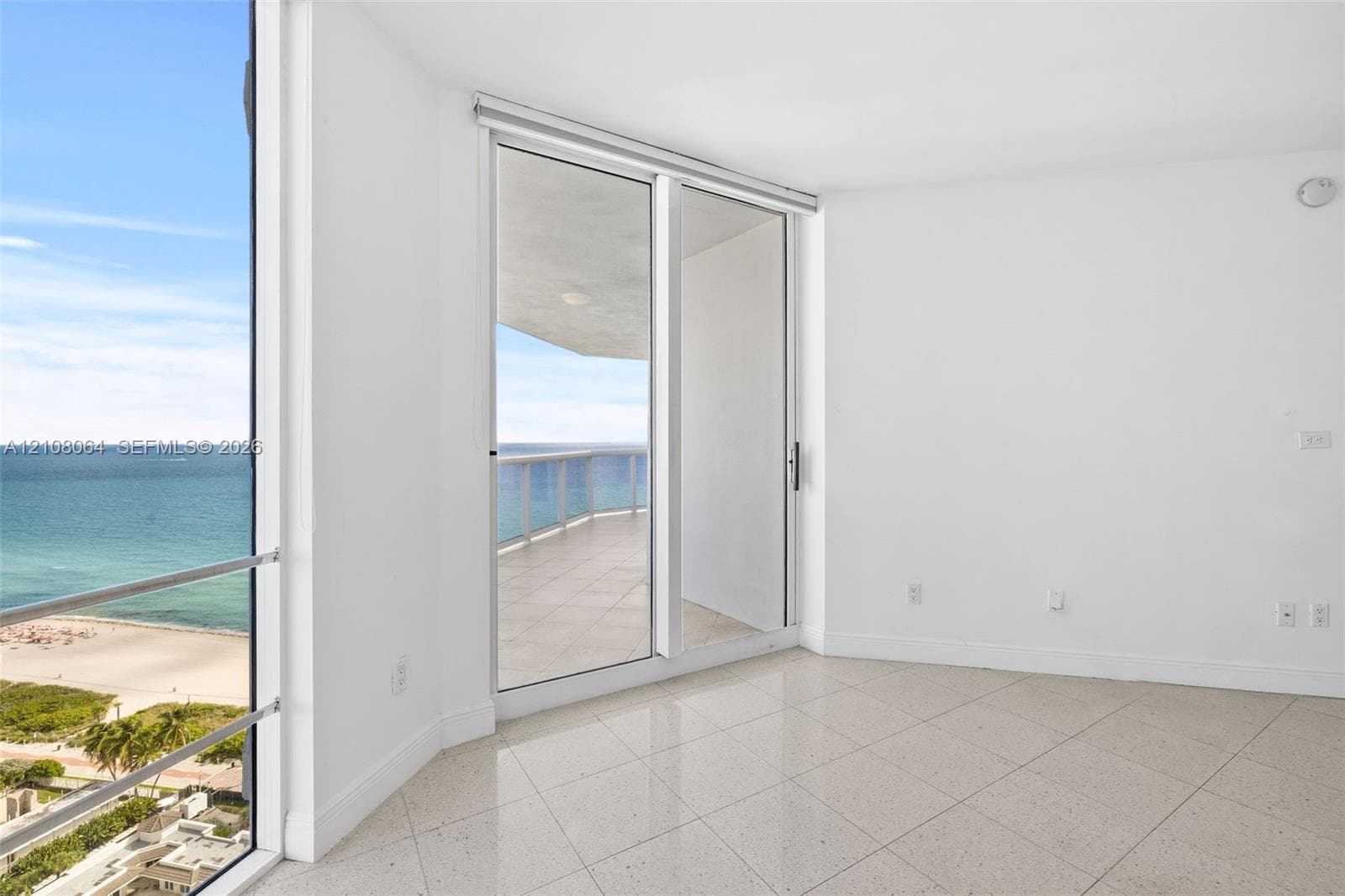 Green Diamond · #2408 in Miami Beach - Photo 11
