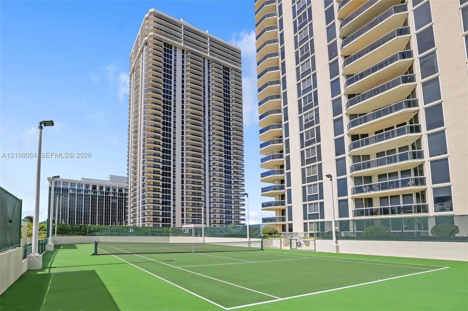 Green Diamond · #2408 in Miami Beach - Photo 35