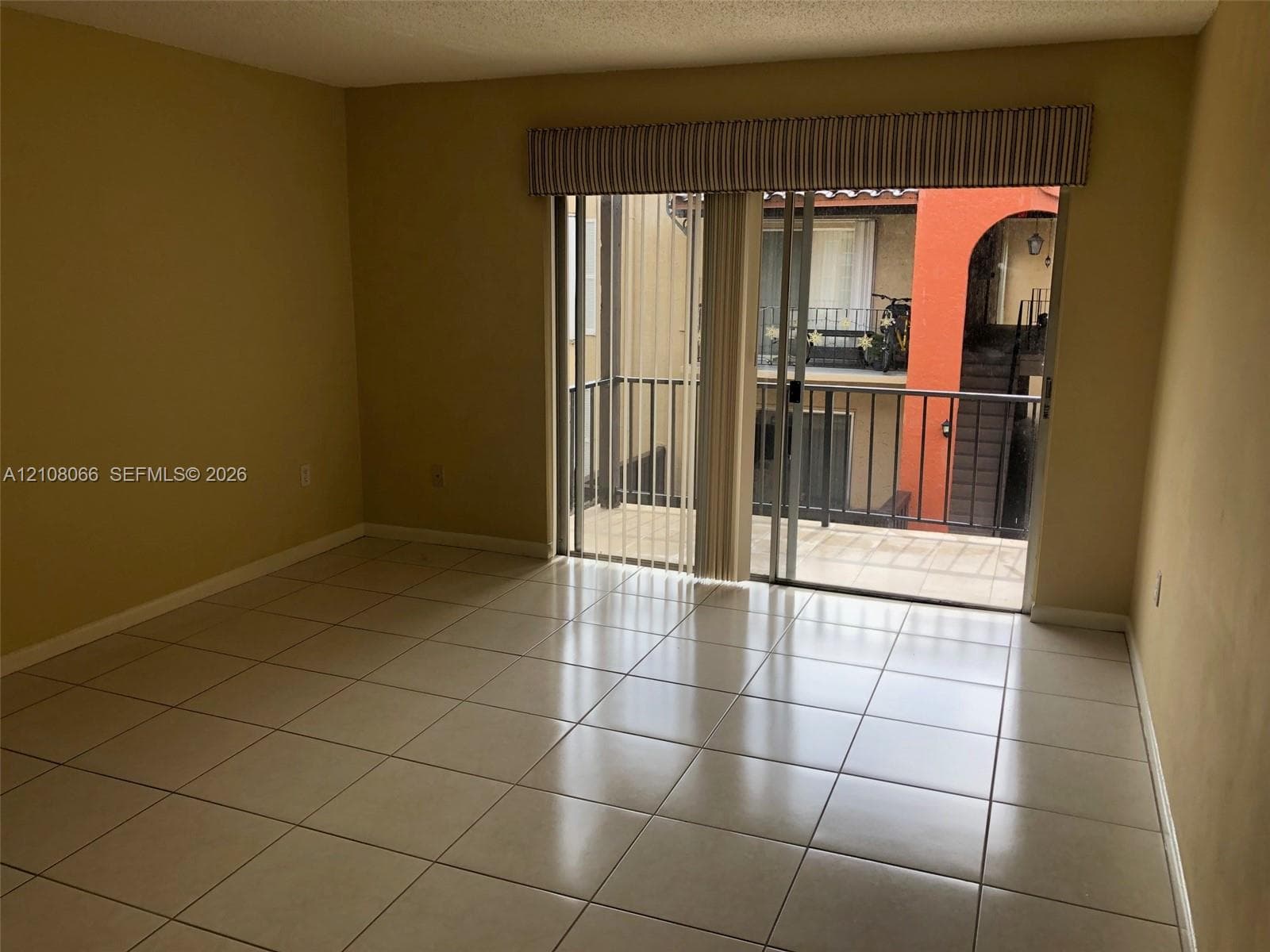 SPANISH TRACE CONDO · #Q-18 in Miami - Photo 5