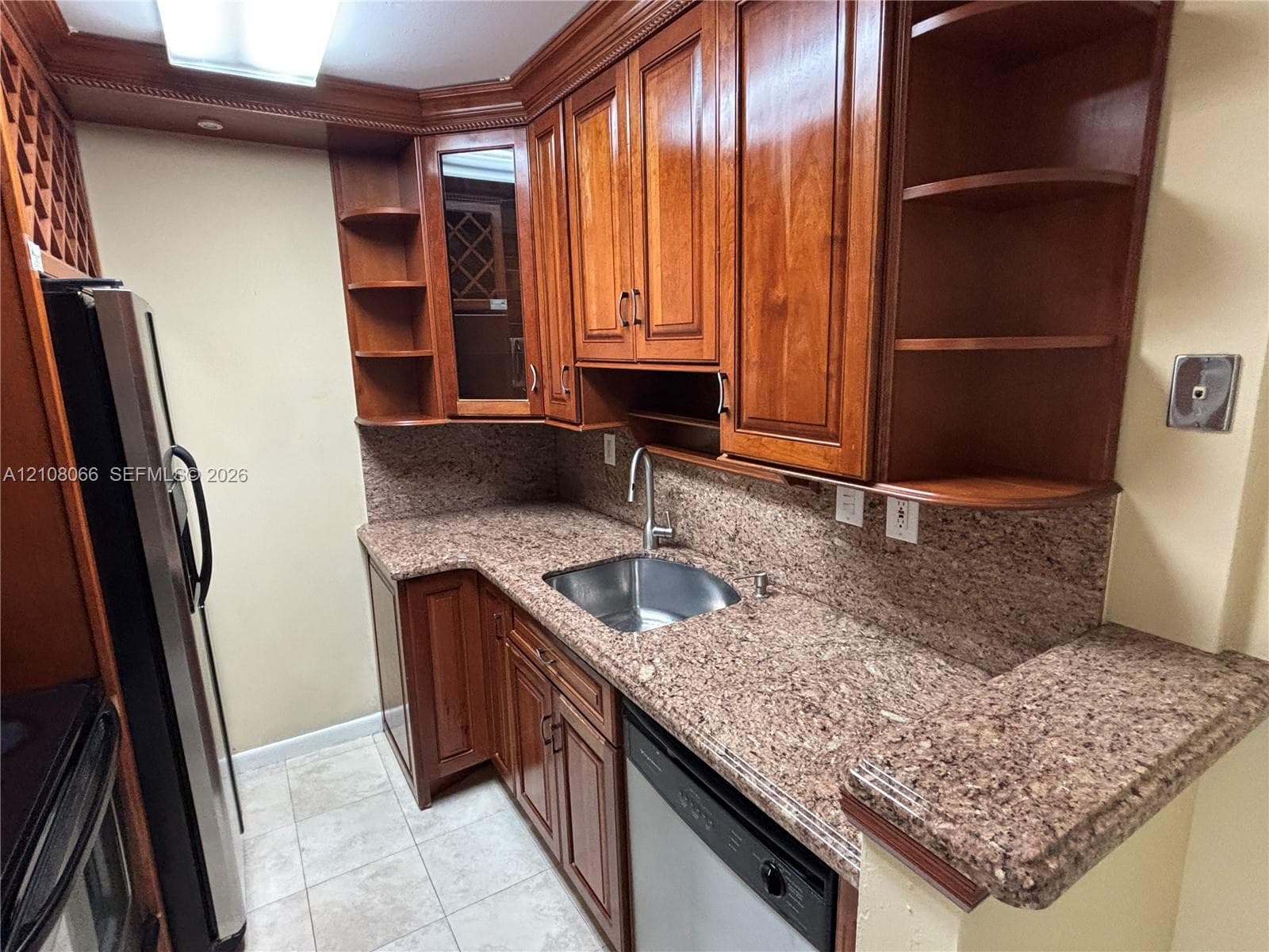 SPANISH TRACE CONDO · #Q-18 in Miami - Photo 4