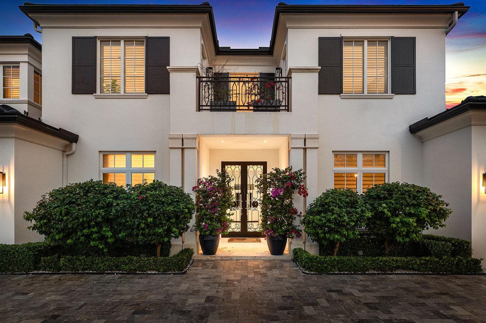 2296_Acorn_Palm_Road_Dusk_05