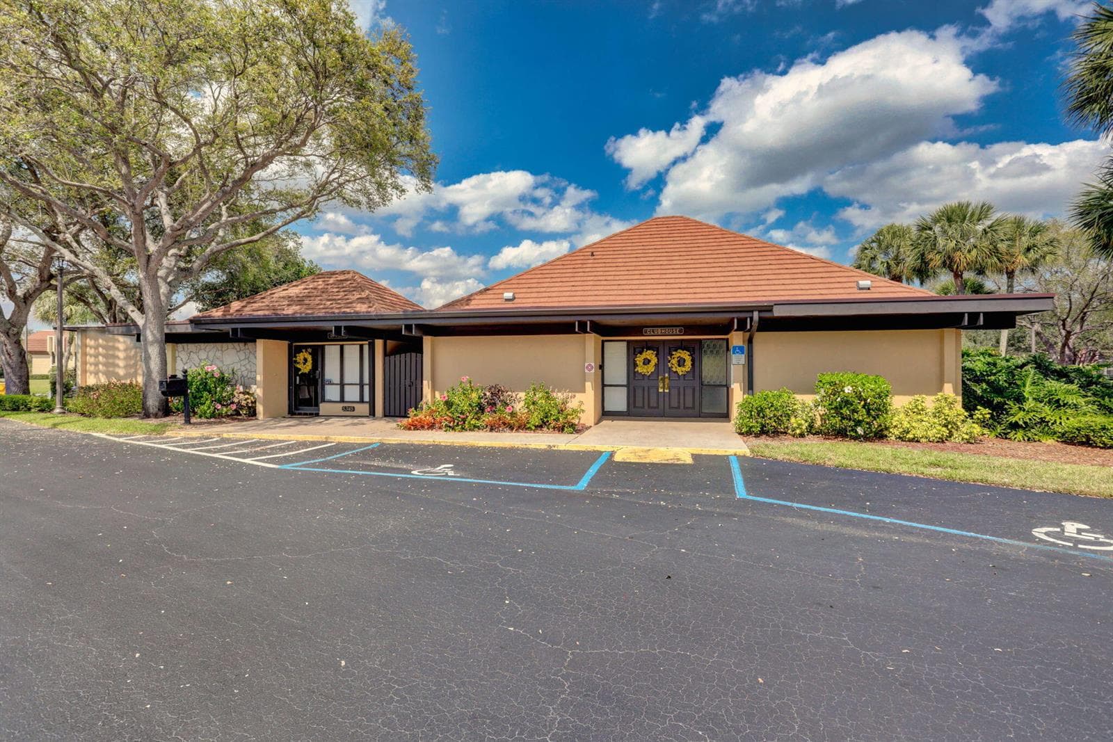 96-web-or-mls-WL - Office & Clubhouse