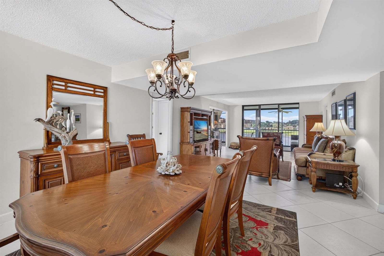 20-web-or-mls-WL - Dining Rm-Living Rm