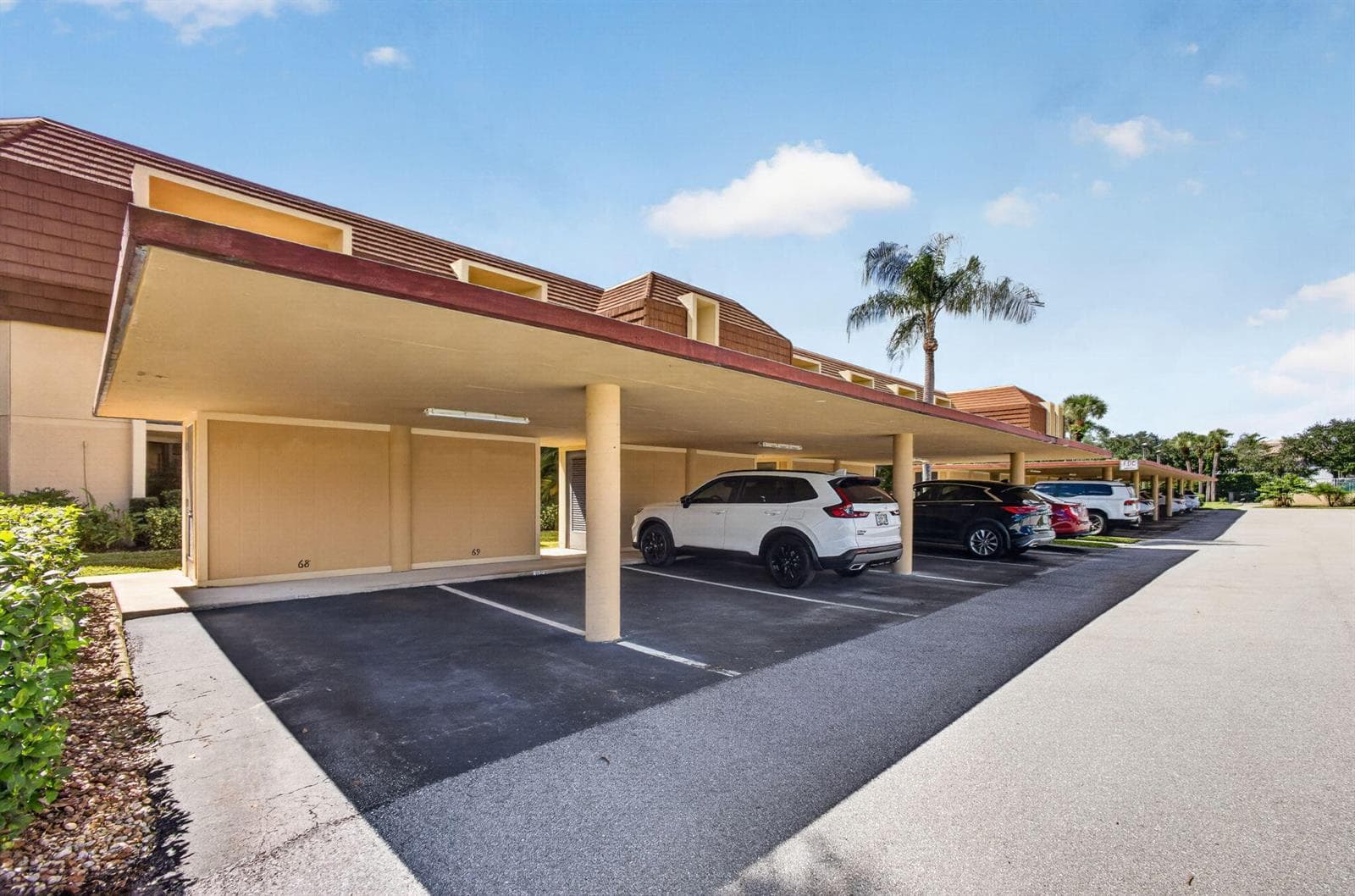 90-web-or-mls-WL - Covered Parking