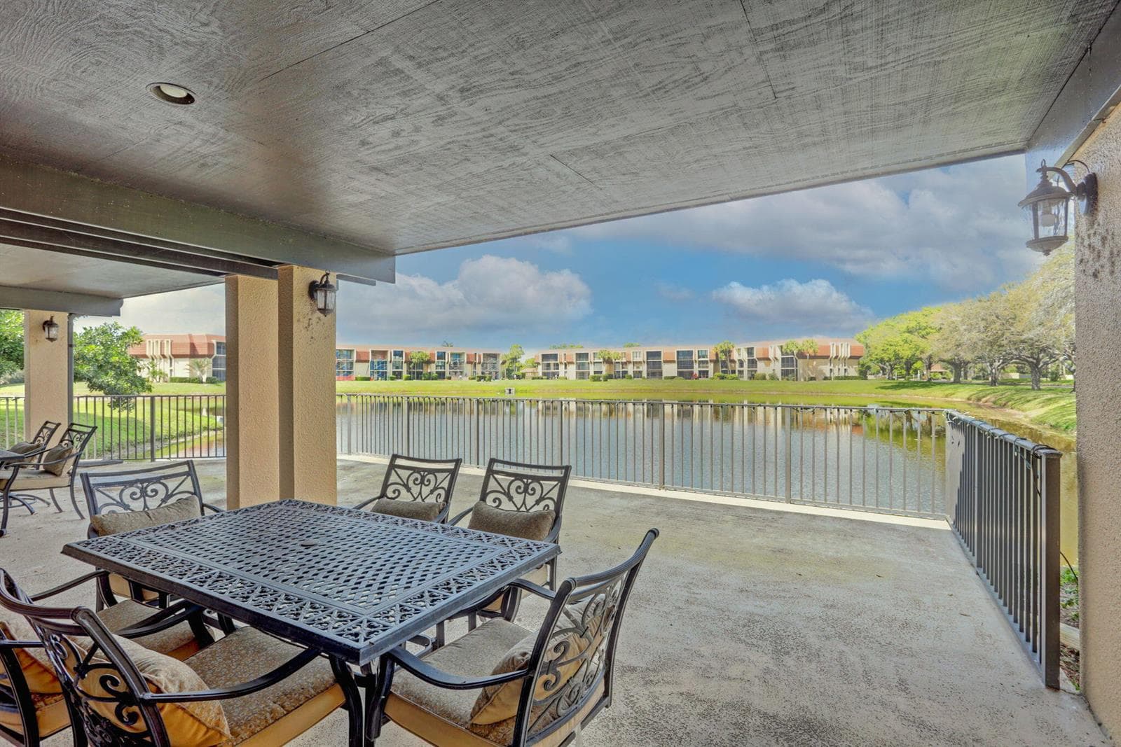109-web-or-mls-WL - Clubhouse Patio