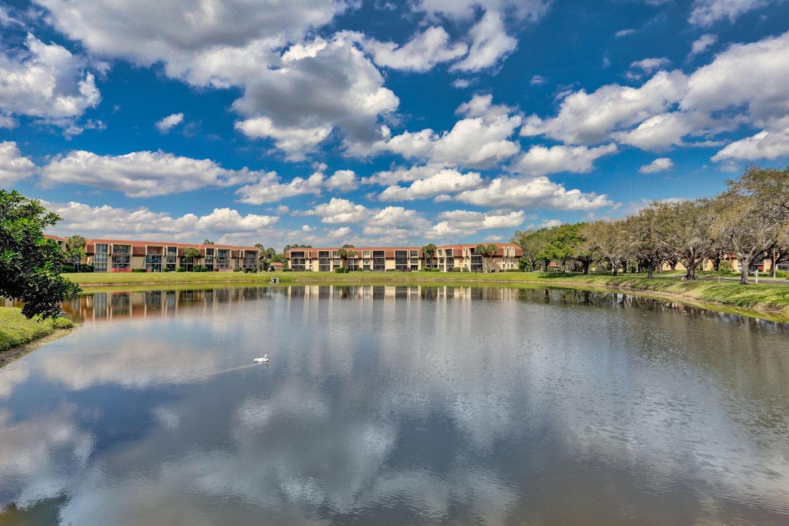 107-web-or-mls-WL - Clubhouse View